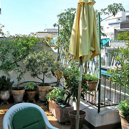 Otel Piron 2*
